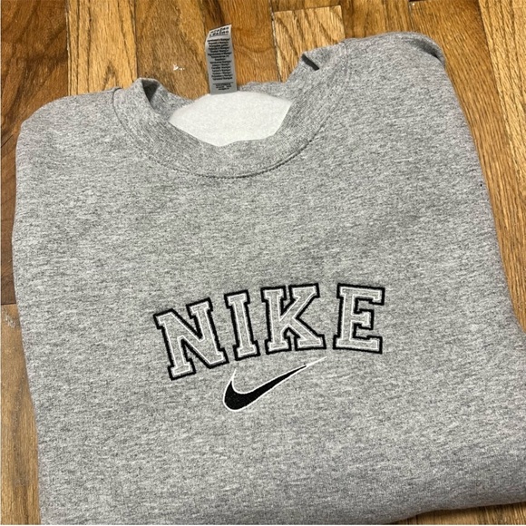 Grey Classic Nike Spellout Crewneck - Picture 3 of 3